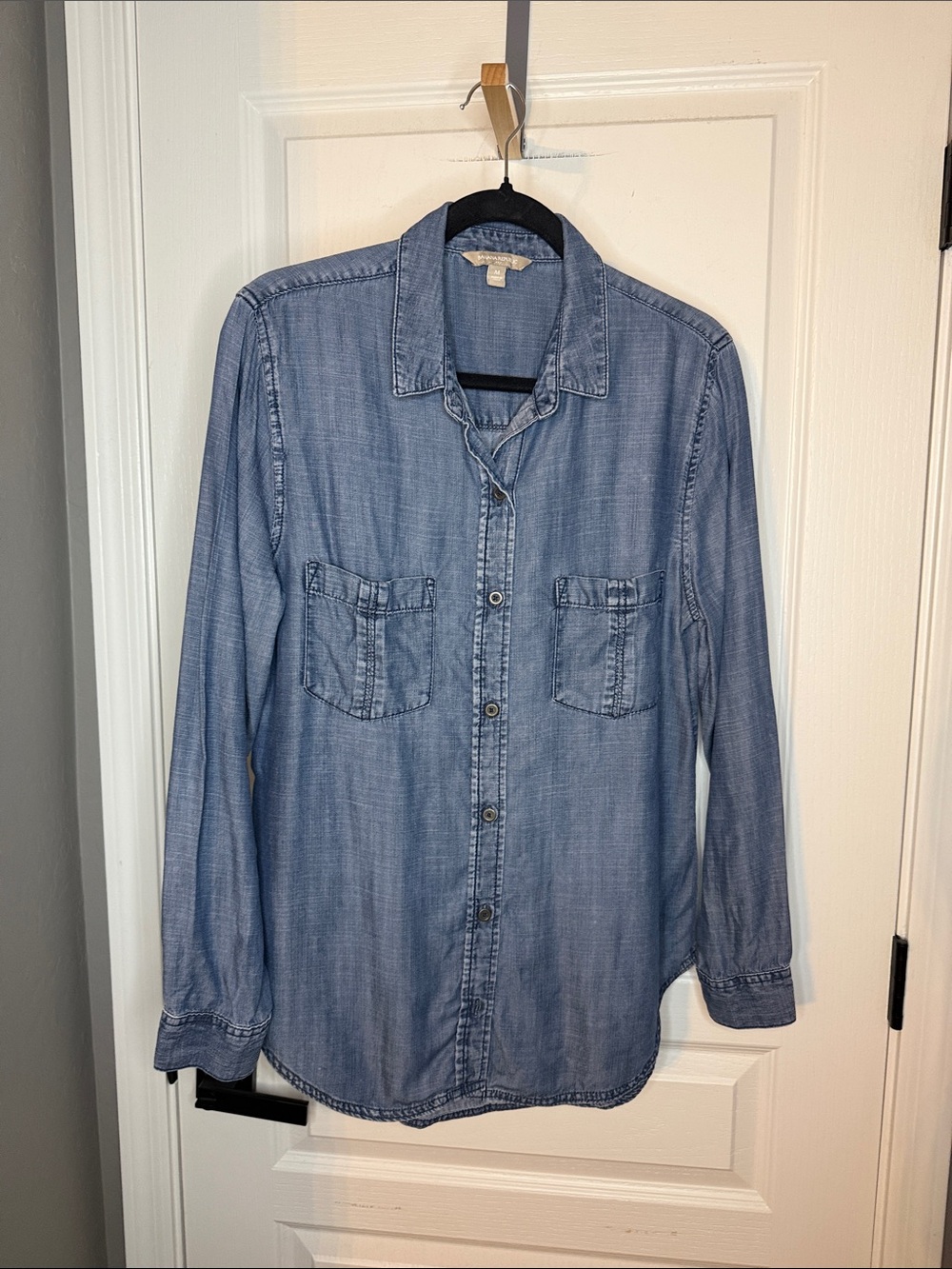 Banana Republic Light Blue Denim-Style Button Down Shirt